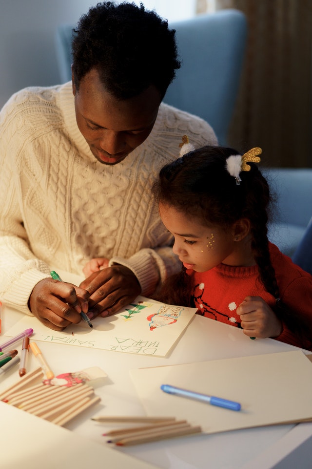 Uw huis versieren voor Kerstmis: Tips en trucs voor een feestelijke (en toch budgetvriendelijke) sfeer