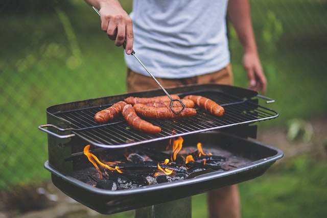 Hoe uw Weber houtskool BBQ te onderhouden